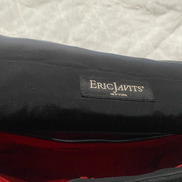 Eric Javits Da Dance Quilted shoulder bag. - Picture 4 of 12